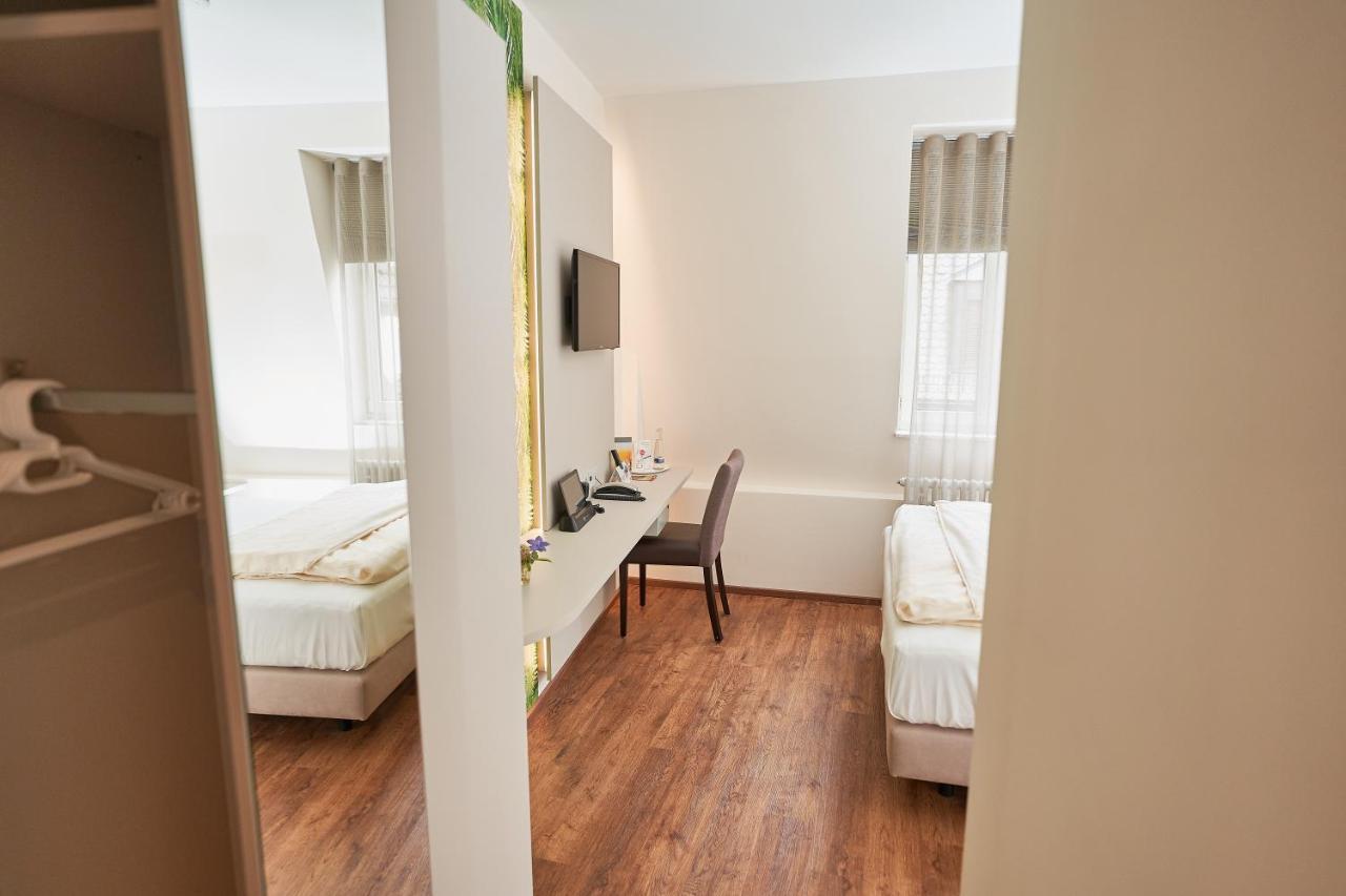 Stadthotel Engel Ettlingen Luaran gambar