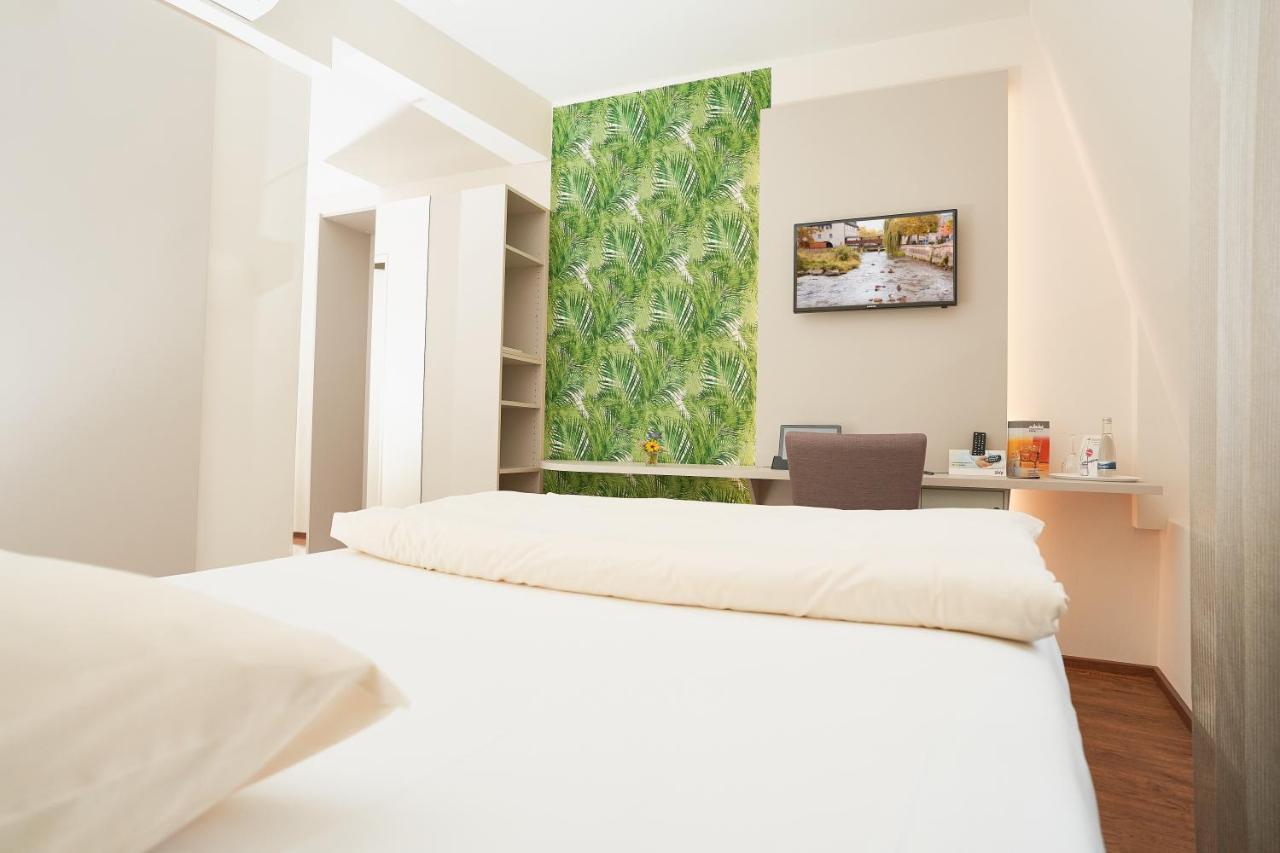 Stadthotel Engel Ettlingen Luaran gambar