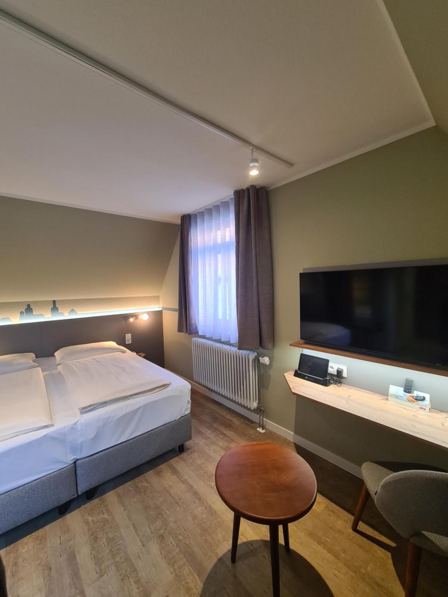Stadthotel Engel Ettlingen Luaran gambar