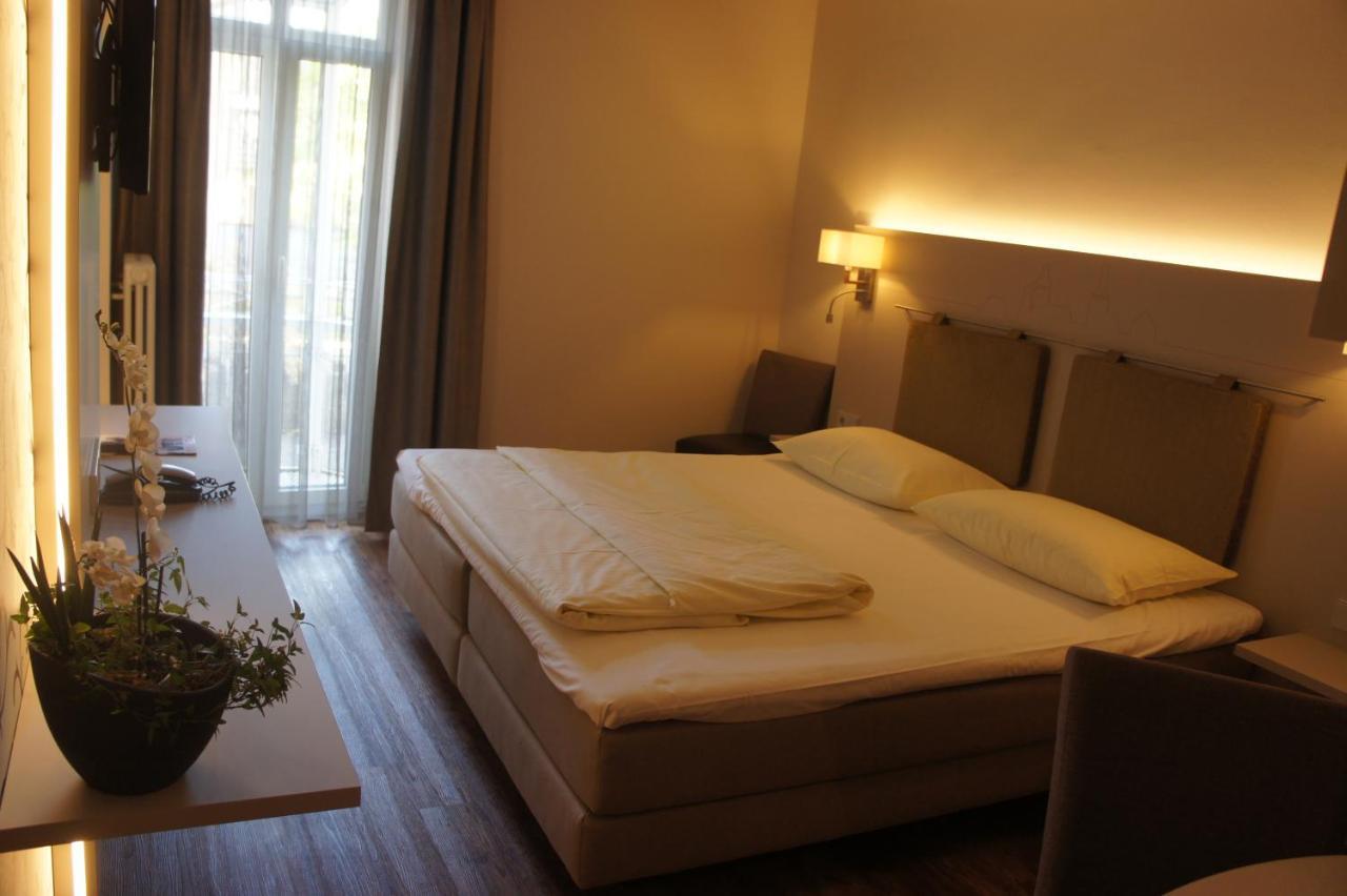 Stadthotel Engel Ettlingen Luaran gambar