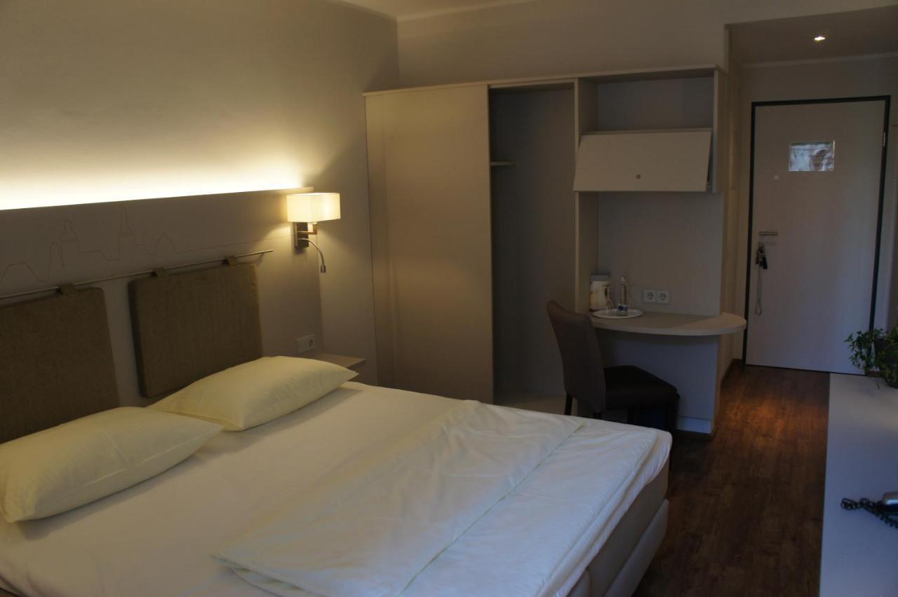 Stadthotel Engel Ettlingen Luaran gambar